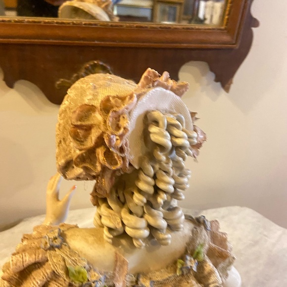 Elegant Cream and Green Porcelain Figurine - Picture 6 of 6